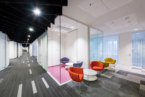 上海辦公室設(shè)計(jì)中走廊過道的設(shè)計(jì)裝修需要你注意什么呢 領(lǐng)企設(shè)計(jì)